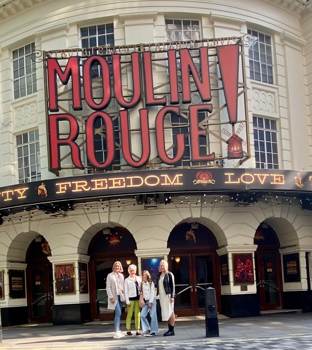 Ultimate Teen Shopping Adventure in&nbsp;London